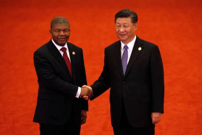 Angola compra aviões de guerra à China