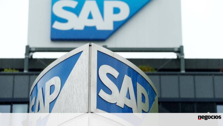 SAP baixa previsões e afunda mais de 21% na maior quebra desde 1999