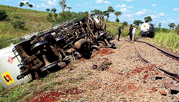 Comboio dos Caminhos de Ferro de Luanda descarrila no Lucala