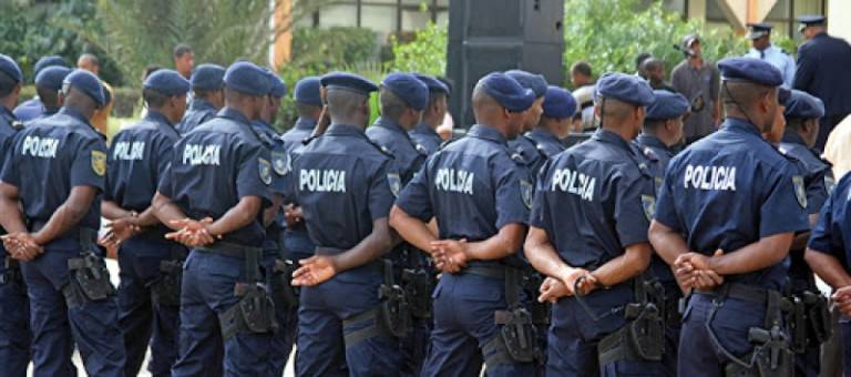 Agente da polícia morto a facada durante assalto