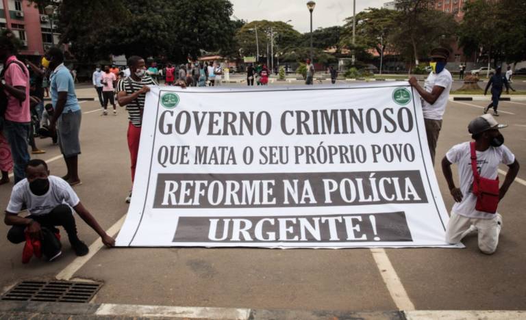 Segundo analistas: As autoridades devem eliminar as causas das convulsões sociais e não agredir os manifestantes