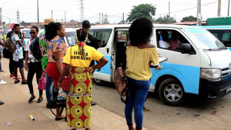 Taxistas vão paralisar serviços durante três dias em Luanda