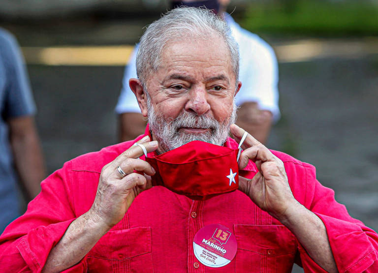 Covid-19: Lula defende vacina e pede que Brasil não siga “decisão imbecil” de Bolsonaro