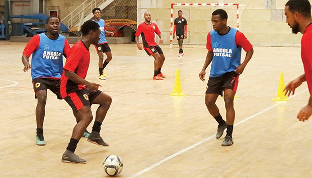 Selecção Nacional de futsal trabalha táctica no Lubango