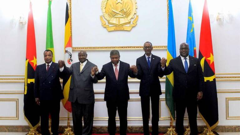 Presidente João Lourenço já em Luanda depois de participar na reunião de cúpula da CEEAC