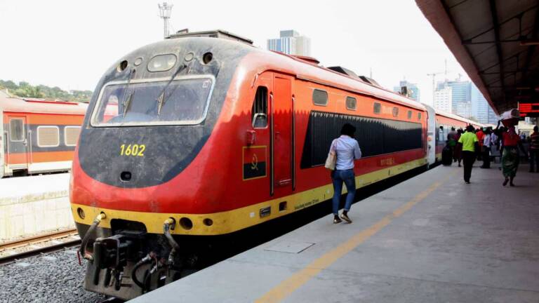 Vandalismo nos caminhos de ferro de Luanda provocou paralisação