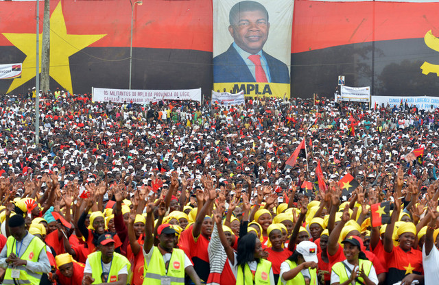 MPLA reúne com centenas de militantes rumo à victória