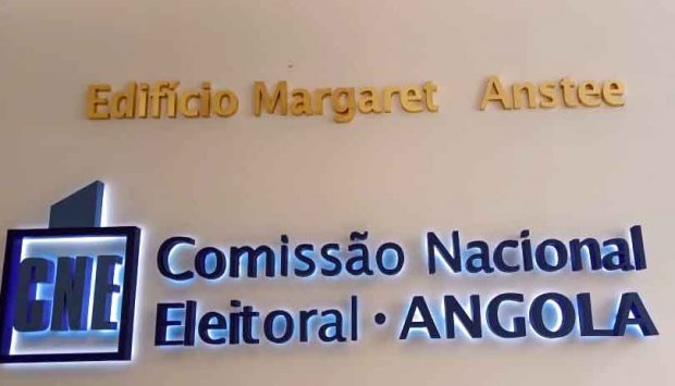 Eleições gerais: CNE recebe ficheiro informático definitivo