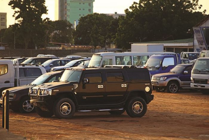 “Caso Lussati” leva à detenção de carros de luxo na Huíla