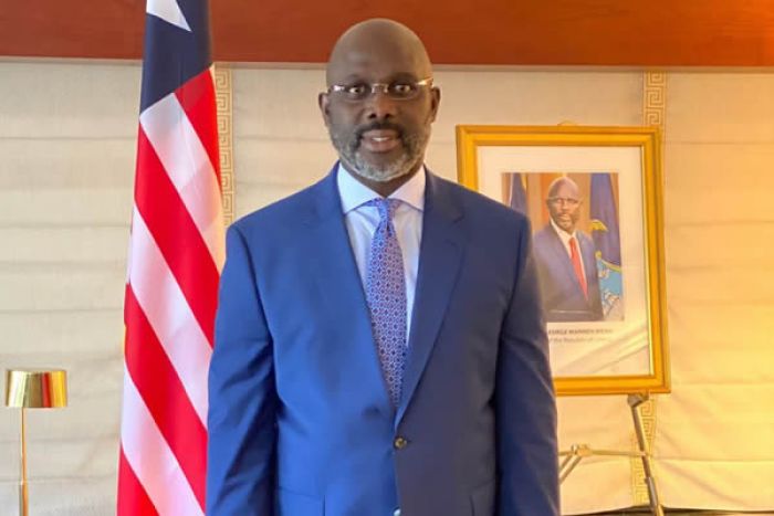 Presidente liberiano George Weah admitiu ter sido derrotado nas eleições presidenciais e felicita adversário