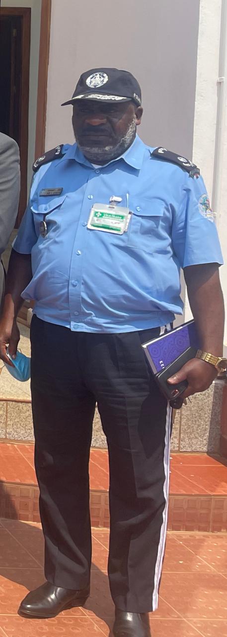 2º Comandante da Polícia no Cuanza Norte intimida jornalista e insulta população durante manifestação