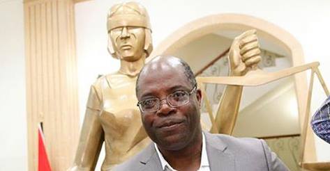 David Mendes suspendo por 18 meses pela Ordem dos Advogados dde Angola, promete recurso