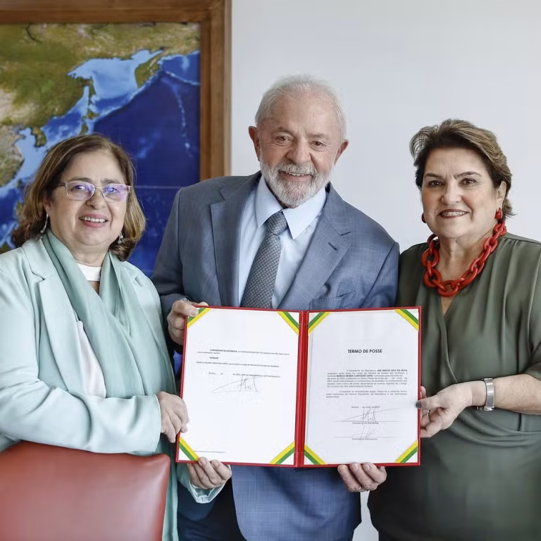 Lula da Silva nomeia e dá posse a Márcia Lopes como nova ministra das Mulheres