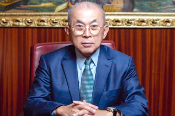 MINORU DONDO ENTRE AS GRANDES FIGURAS NAS CONDECORAÇÕES PELOS 50 ANOS DA INDEPENDÊNCIA NACIONAL