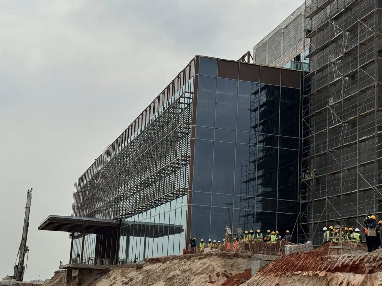 Sílvio Madaleno: apresenta a qualidade da mão de obra angolana na Baia de Luanda