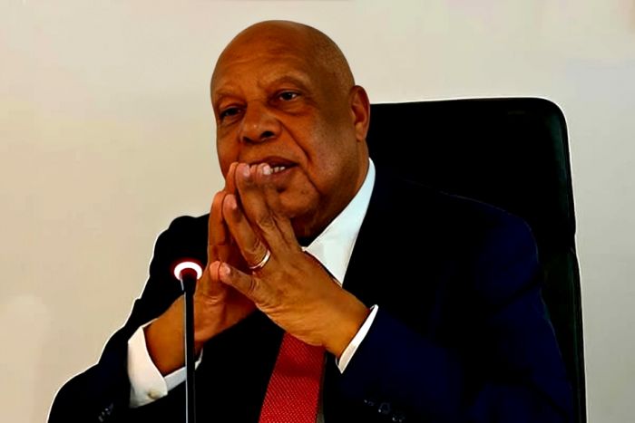 Higino Carneiro anuncia candidatura à presidência do MPLA com apelo a unidade, renovação e democracia interna