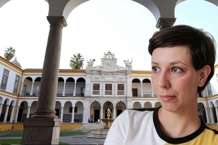 843fd651f3eaa24cee487ab0fd246723_L