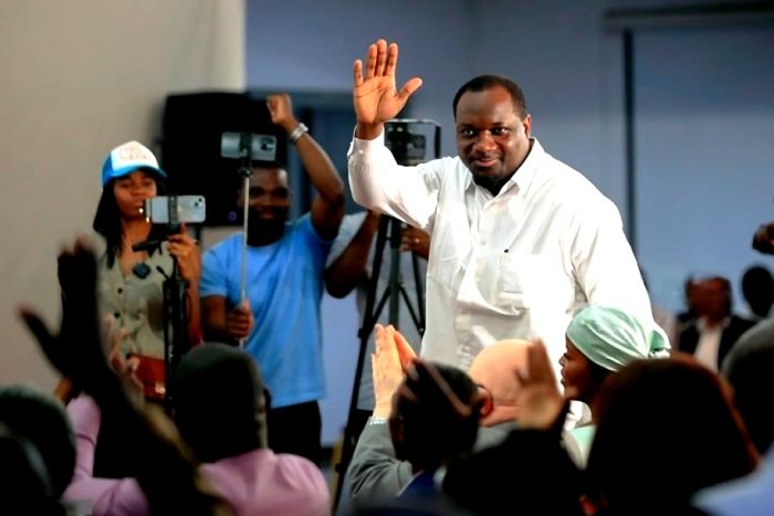 “A UNITA arrisca perder a identidade”