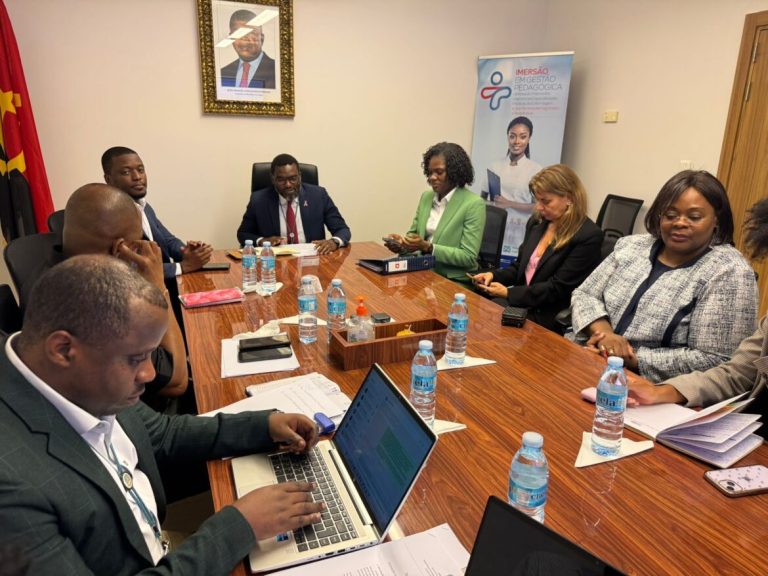 Angola marca novo capítulo na saúde: primeiros especialistas em cardiointensivismo formados pelo projecto PFRHS apresentam os seus diplomas e assumem a missão de formar novos quadros